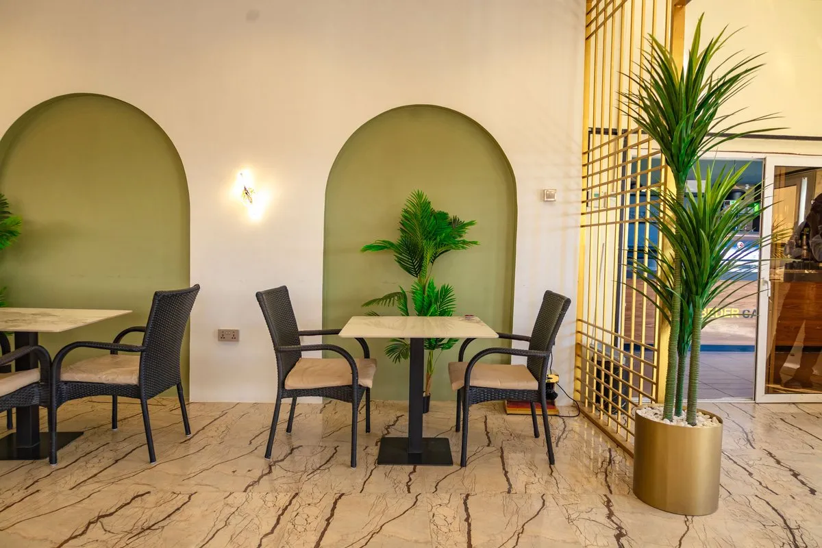 Exquisite Lounges and Dining